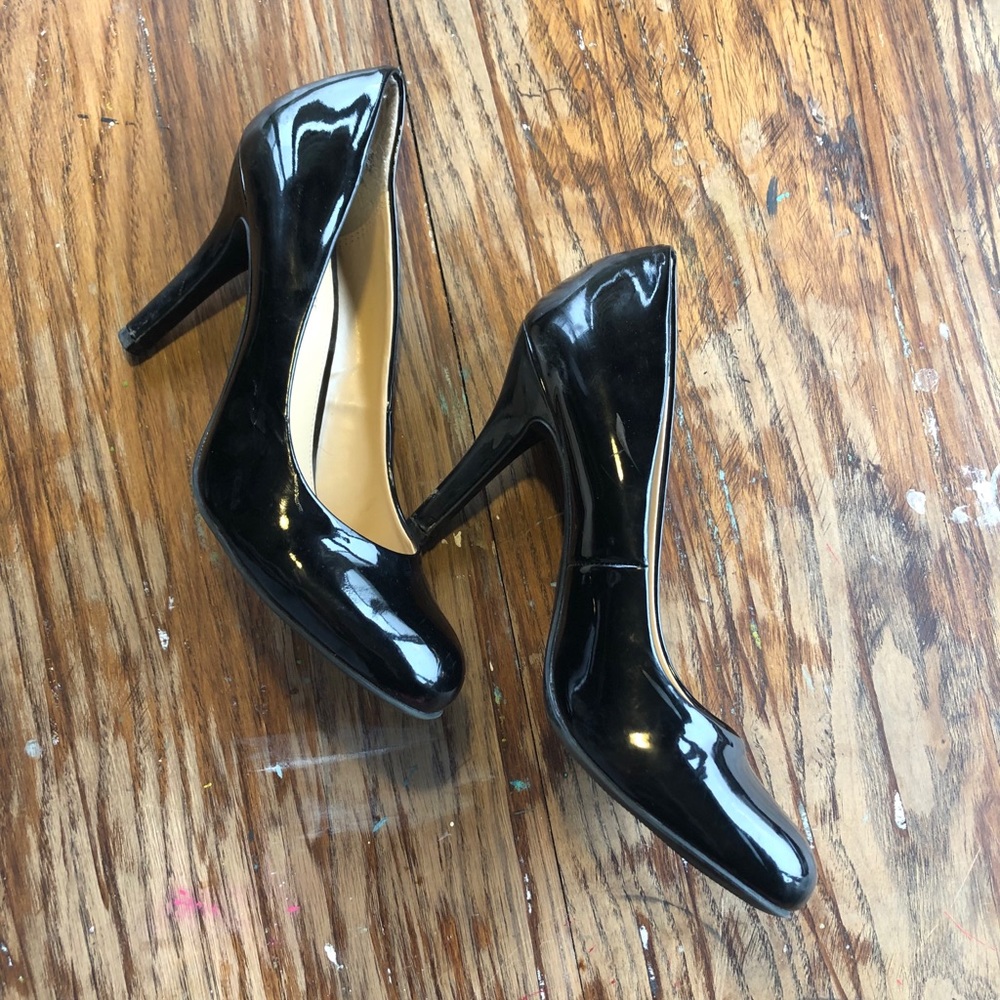 Black Pumps